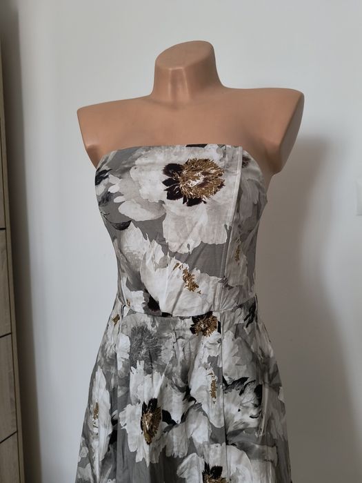 Damska sukienka rozkloszowana