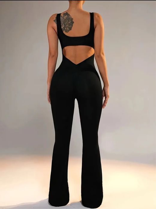 Жіночий комбінезон