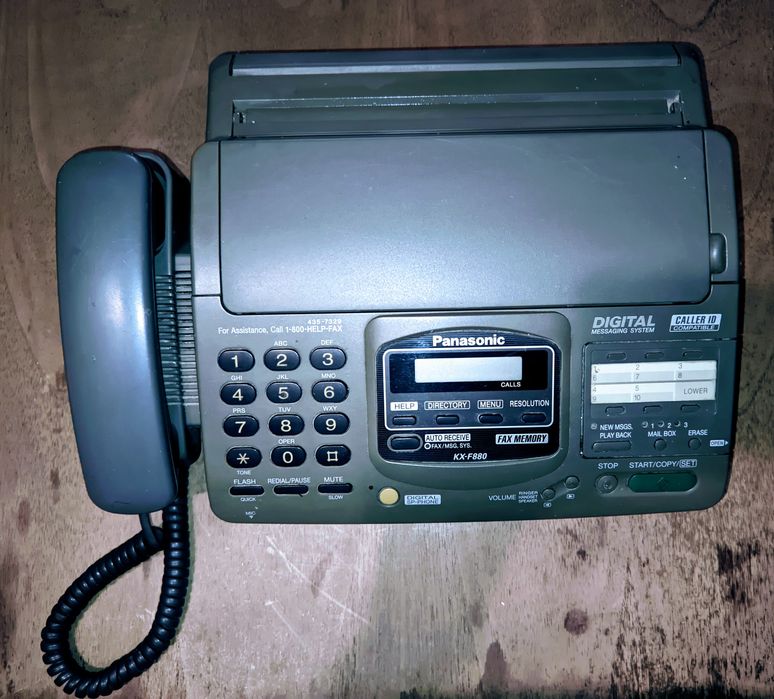 Телефон-факс Panasonic KX-F880 в рабочем состоянии