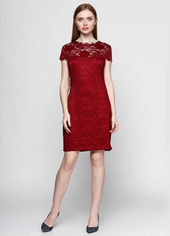 Новое бордовое платье с кружевом с красивой спинкой, размер L