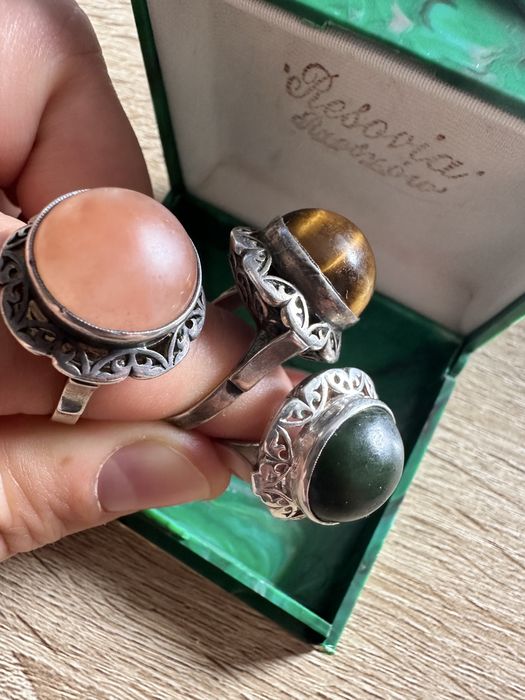 Warmet, Kultowa Koronka z Nefrytem r.15