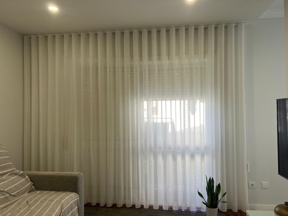 Cortinas e rolos todos feitos por medida