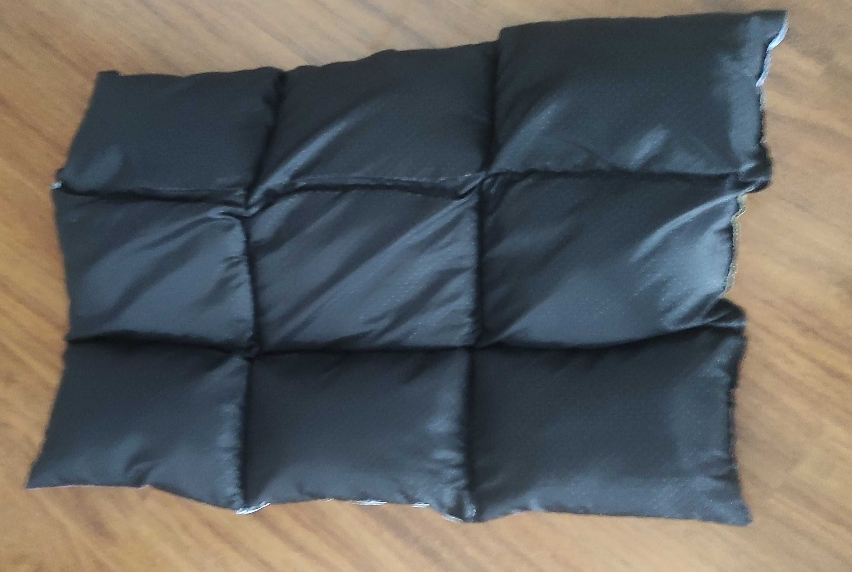 Cama para cão em tecido como nova