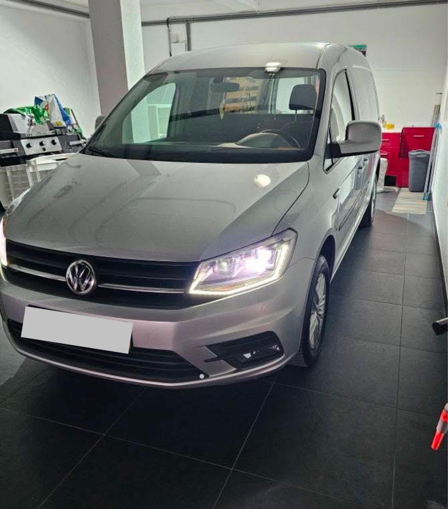 Volkswagen Caddy Maxi 2.0Tdi Highline FULL EXTRAS