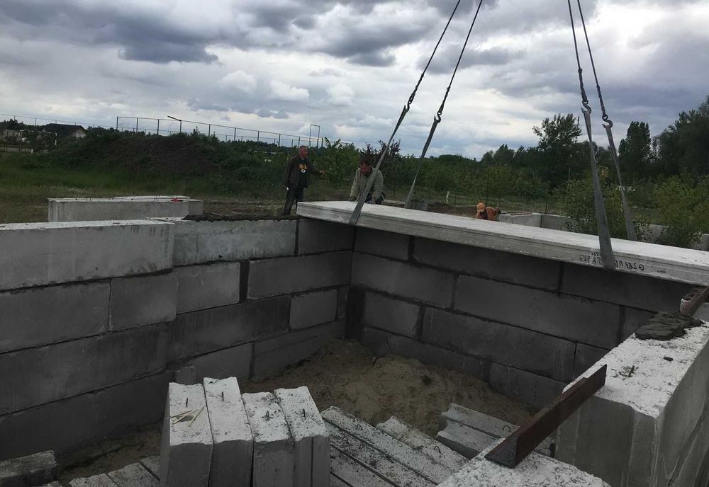 Фундаментні блоки, залізобетонні кільця, плити перекриття, бетон