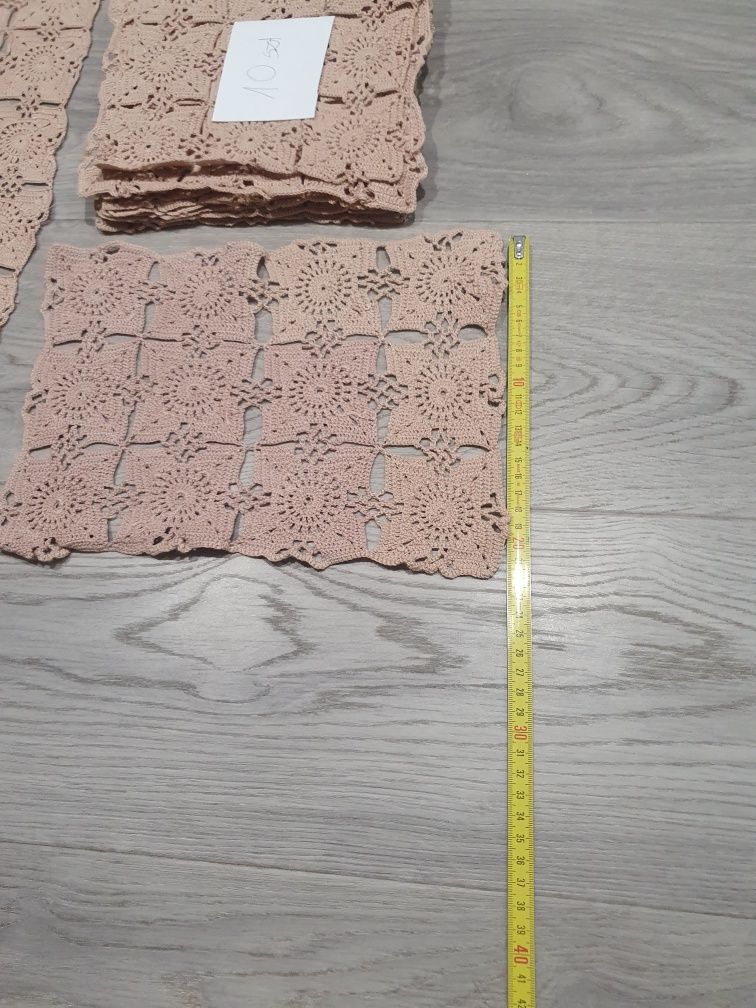 Serwety bieżniki robione ręcznieZ figurek Koła i kwadraty łączone