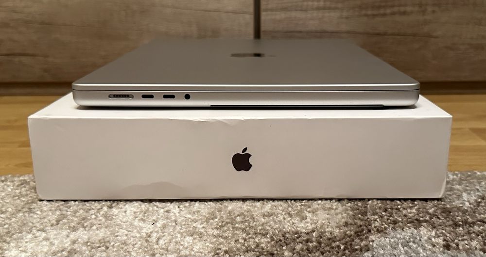 MacBook Pro M1 Pro 16" 16GB RAM 512 SSD (ідеал)