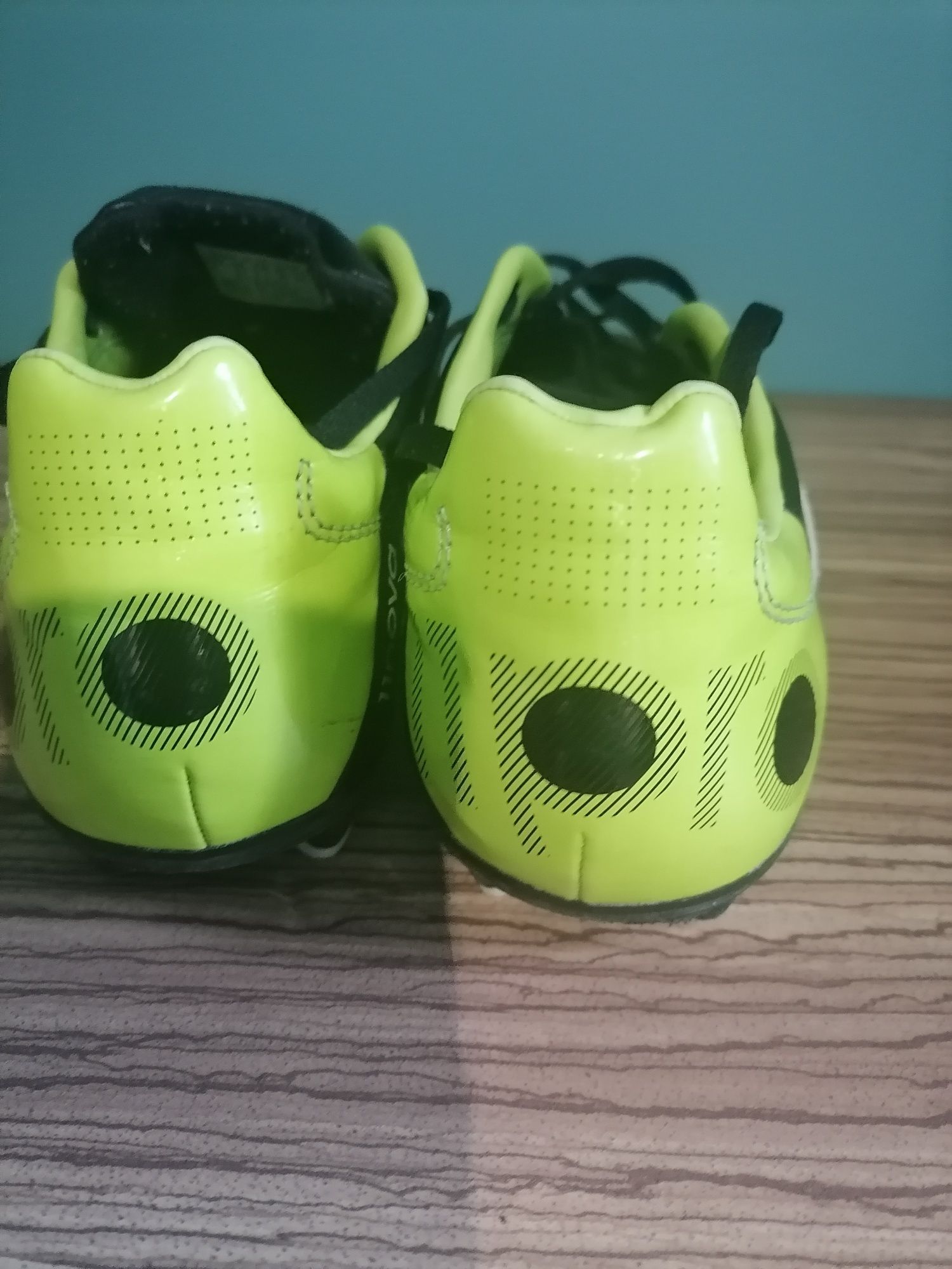 Chłopięce korki Adidas rozm 37 i 1/3