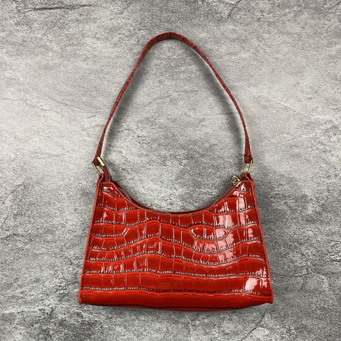 Модна невелика сумка на плече сумочка багет міні жіноча червона