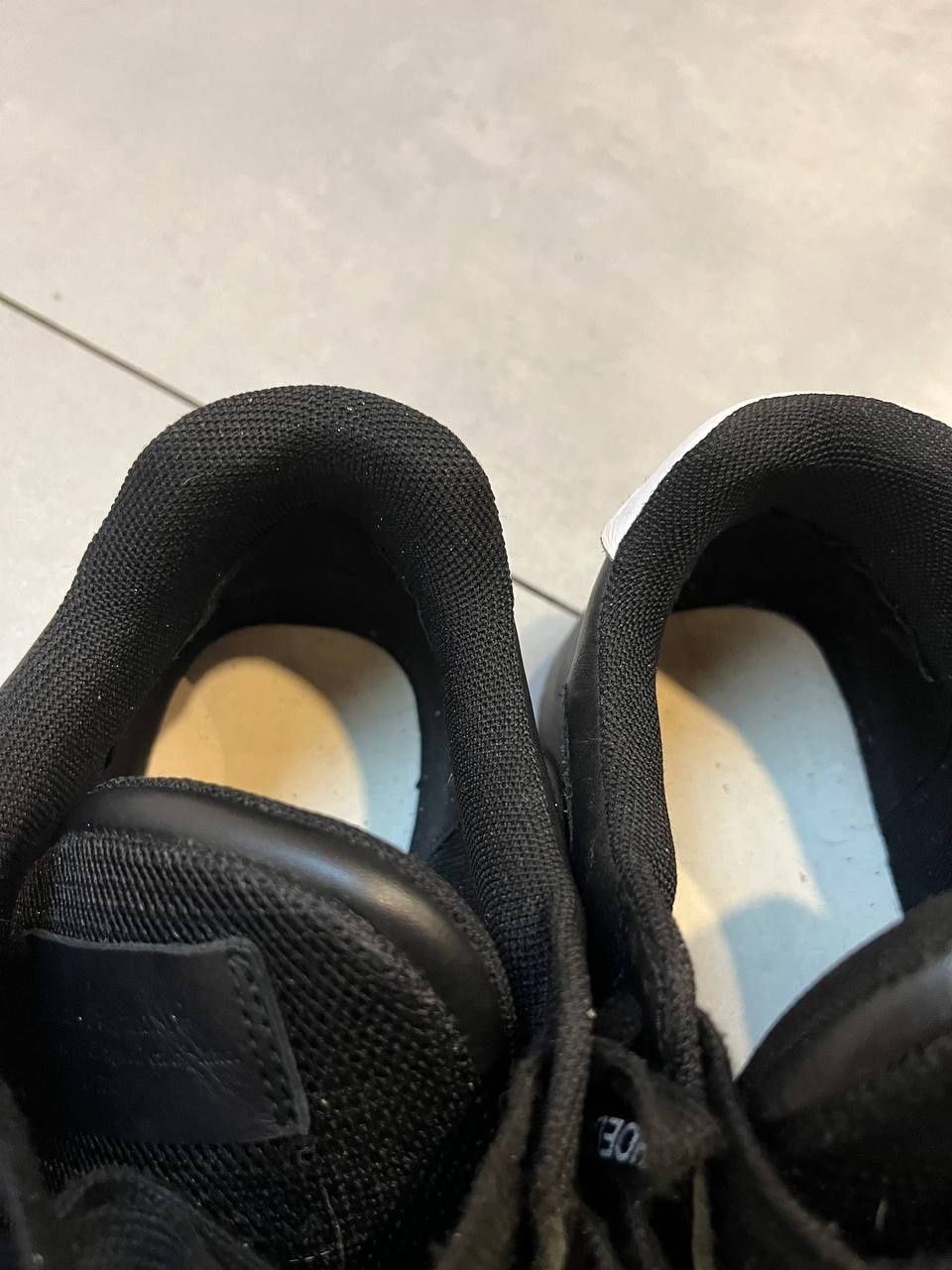 Кроссовки Off white out of office