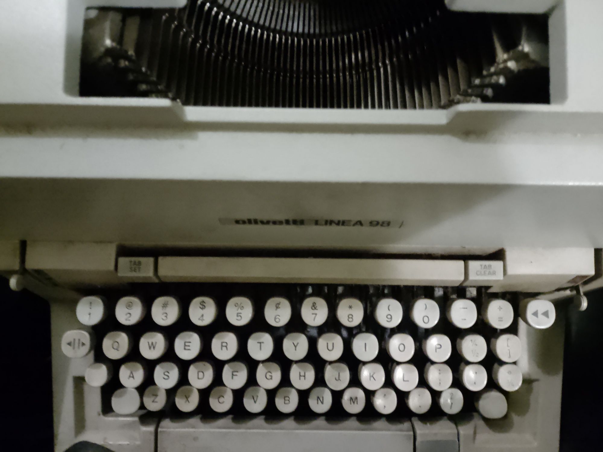 Продаж - друкарська машинка Olivetti Linea 98