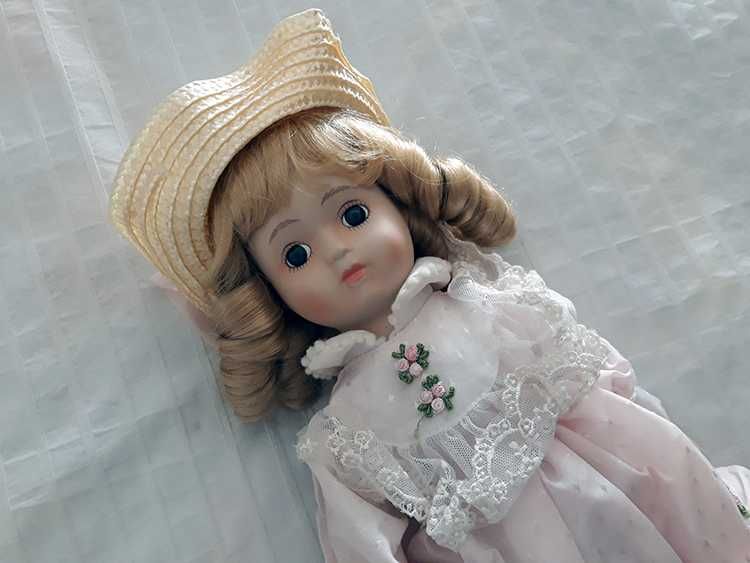 Boneca Porcelana Louça Vintage Antiga Clássica