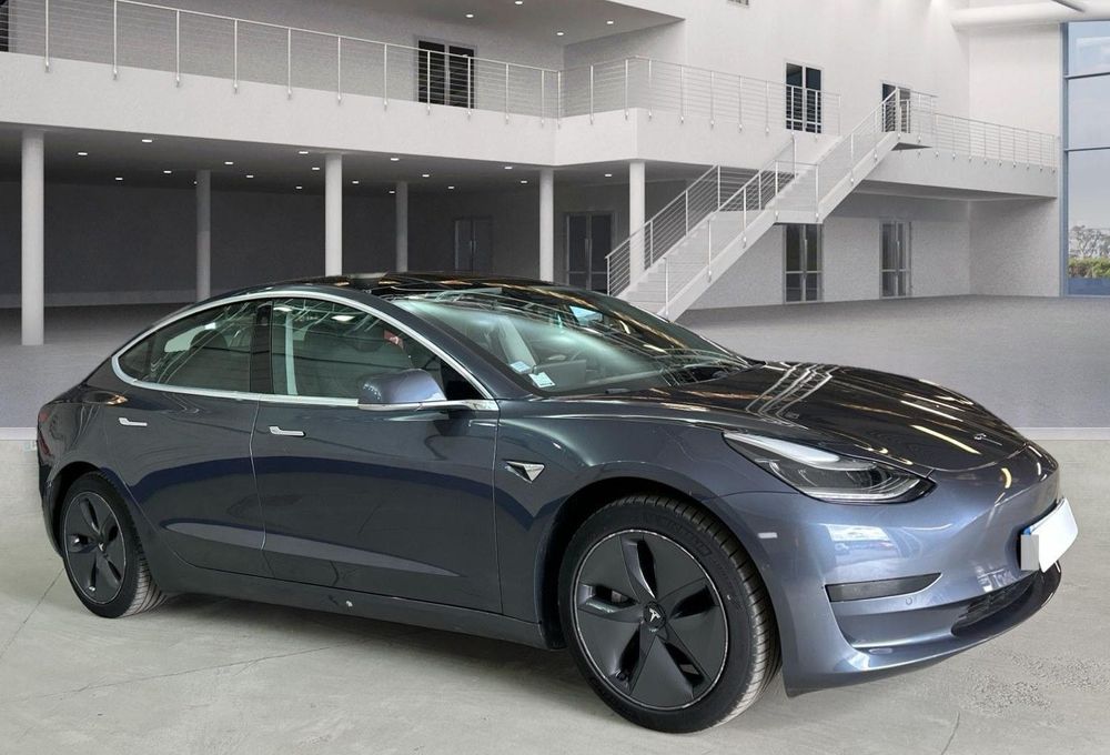 Tesla Model 3 Standard Range Plus RWD