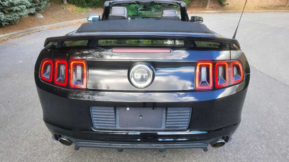 Ford Mustang GT Premium Convertible      2013