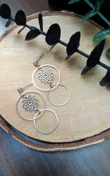 Kolczyki srebrne wiszące koła z rozetą geometryczne prezent dla niej