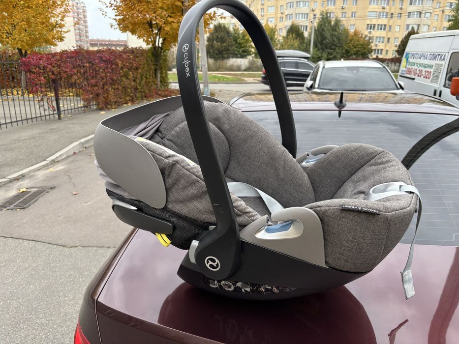 Автокрісло та база isofix cybex cloud z i-size +