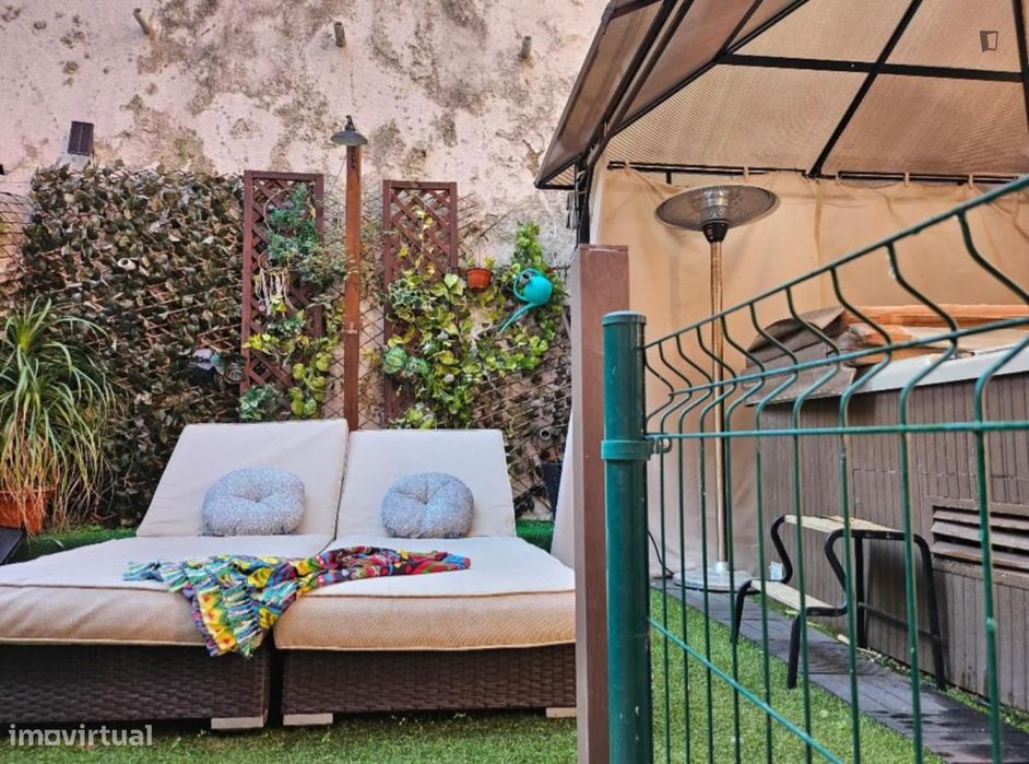 Quarto - localizado em Arroios Lisbon