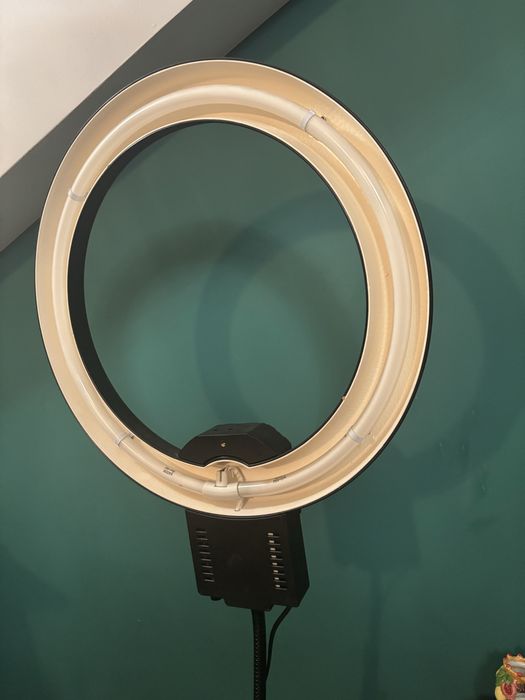 Lampa ring do makijazu lub salonu kosmetycznego