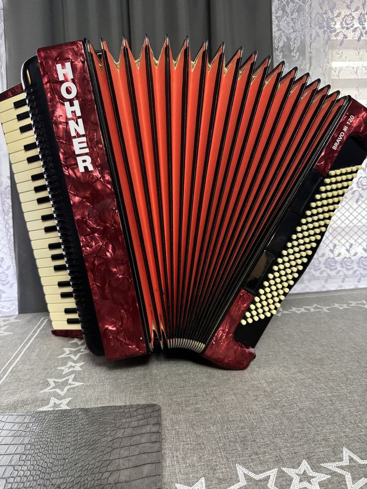 Akordeon hohner bravo3