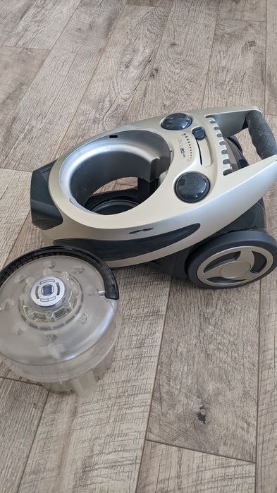 Продається пилосос клатронік