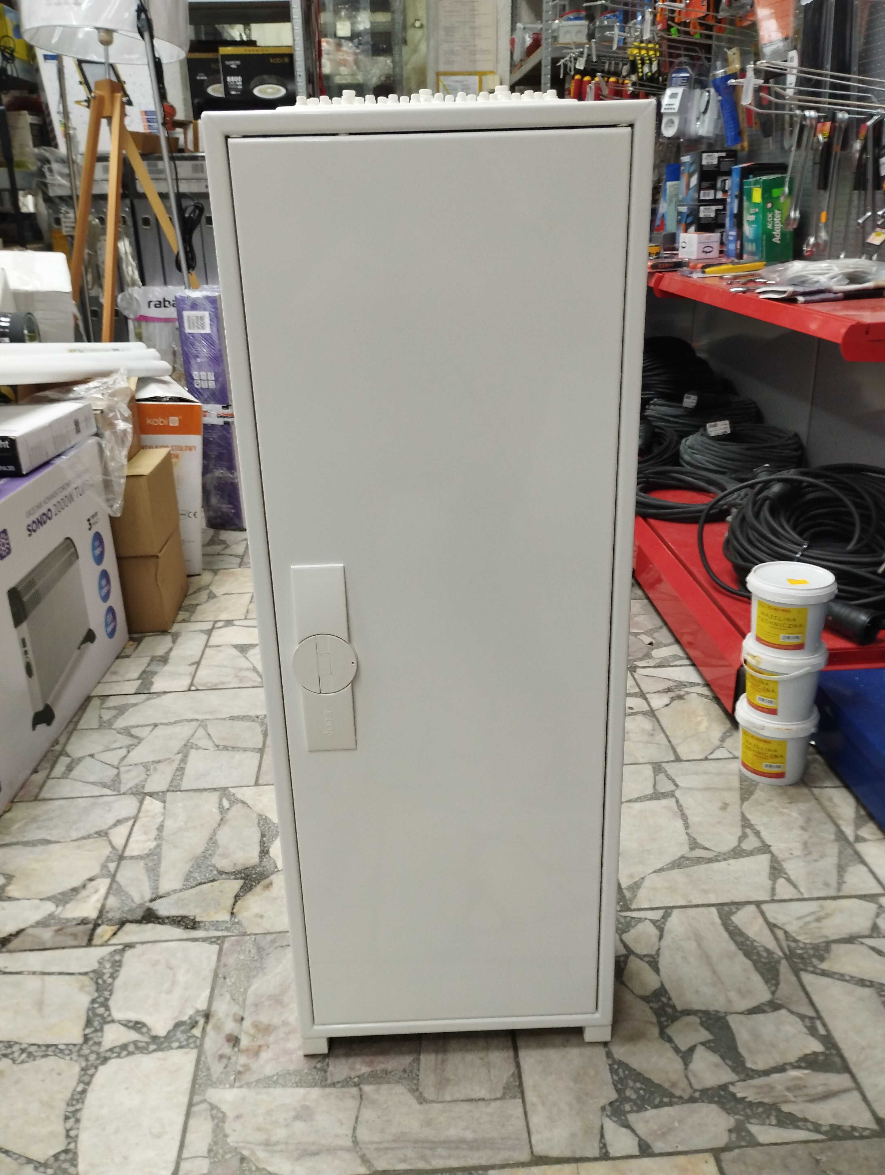 Skrzynka hager FWB51 5x12 z osprzętem
