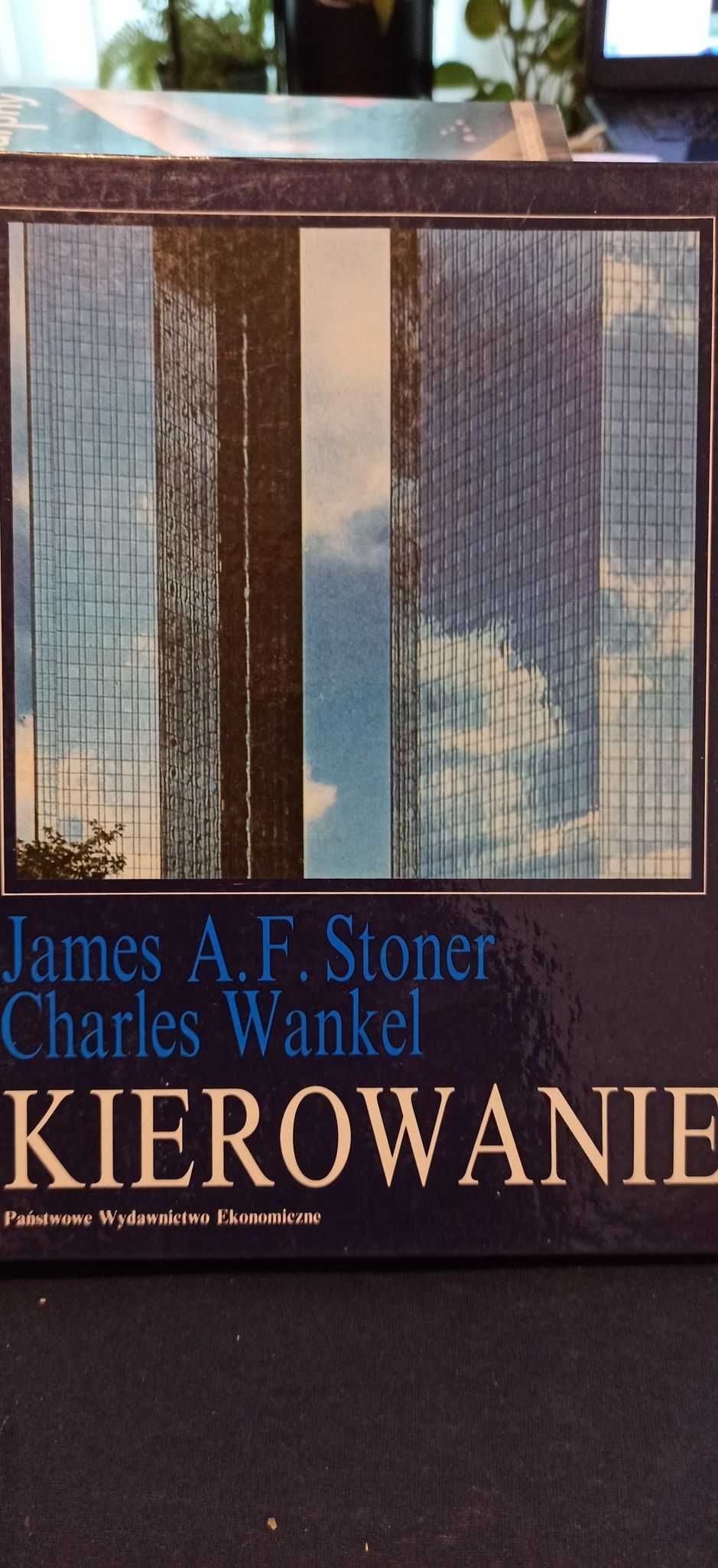 Kierowanie. James A. F. Stoner, Charles Wankler