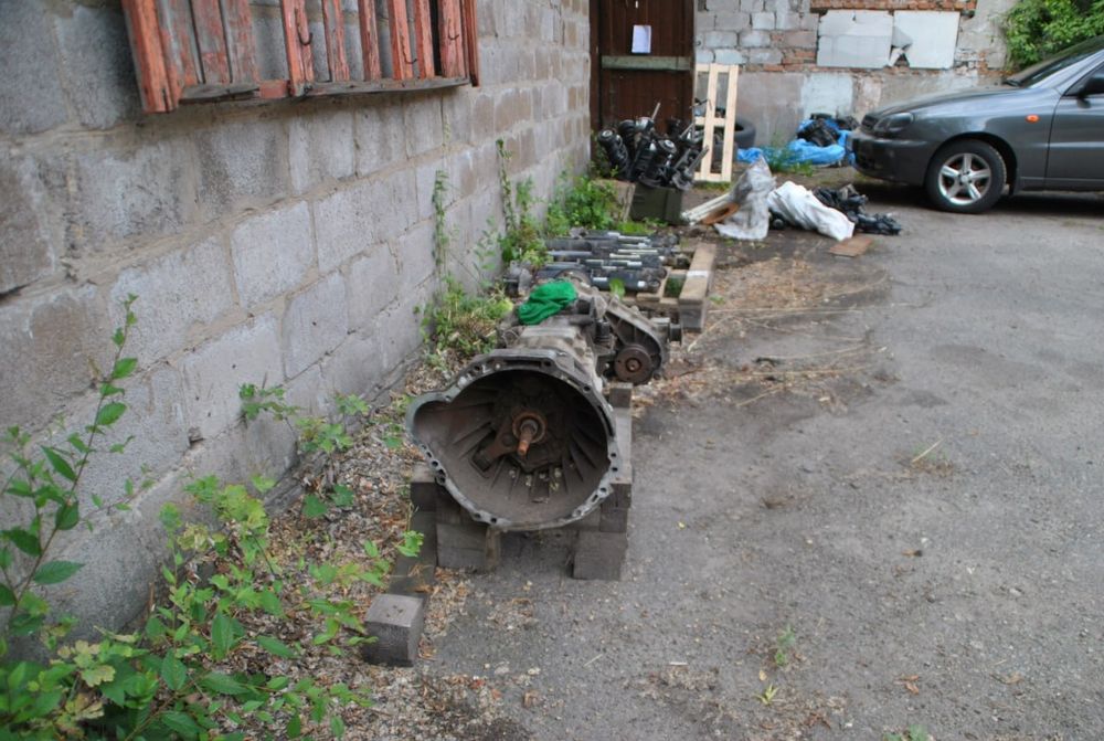 МКПП+Раздатка 2.5 TDI. Nissan Navara D22