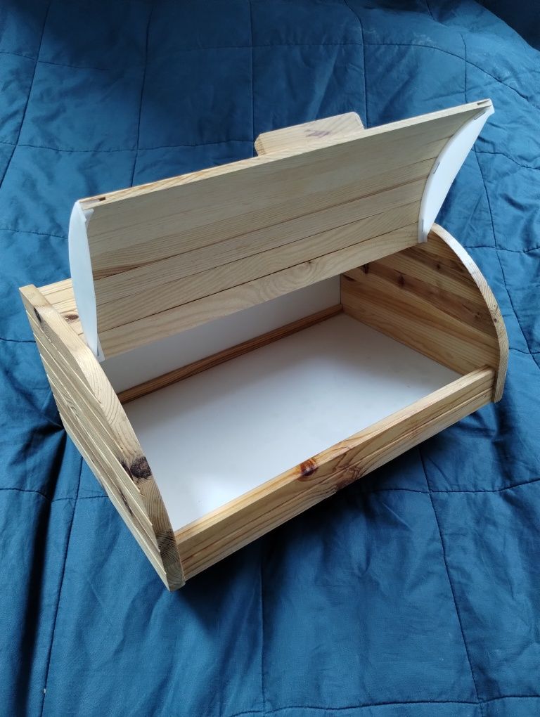 Drewniany chlebak ikea