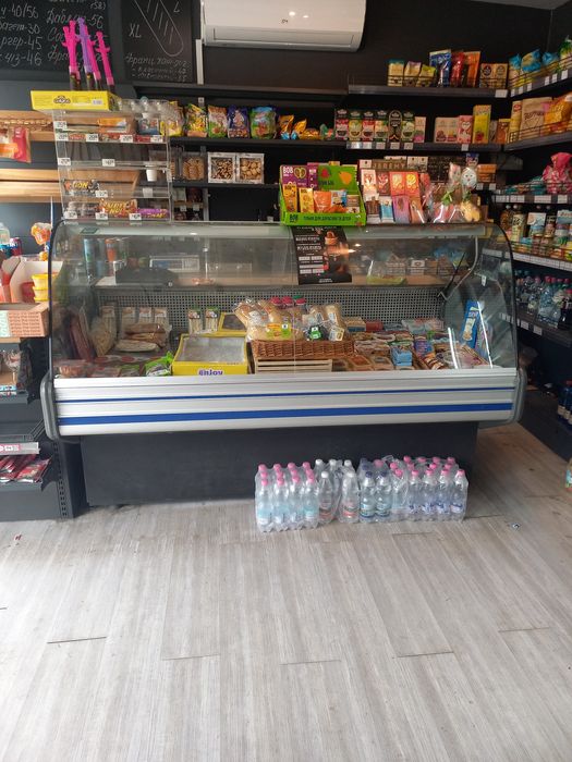 Продається холодильна вітрина GOLD  в дуже хорошому технічному стані .