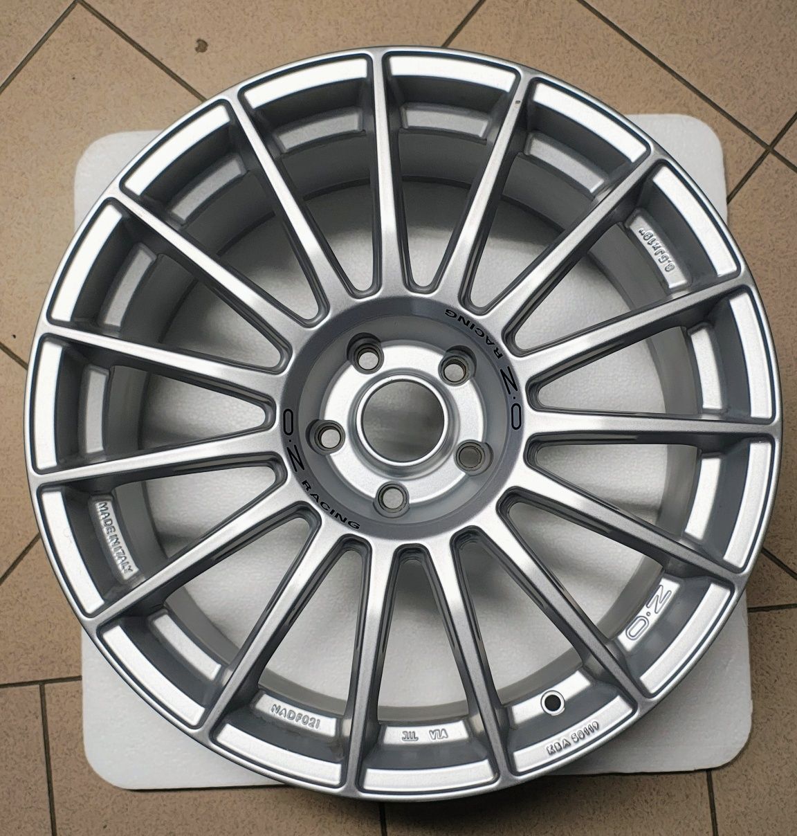 Felga OZ SUPERTURISMO LM 19'', 8,5J, 5x112 ET44
