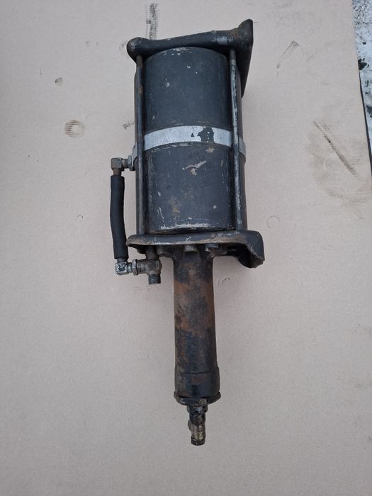 Продам пневмоусилитель тормозов на автомобиль Урал.