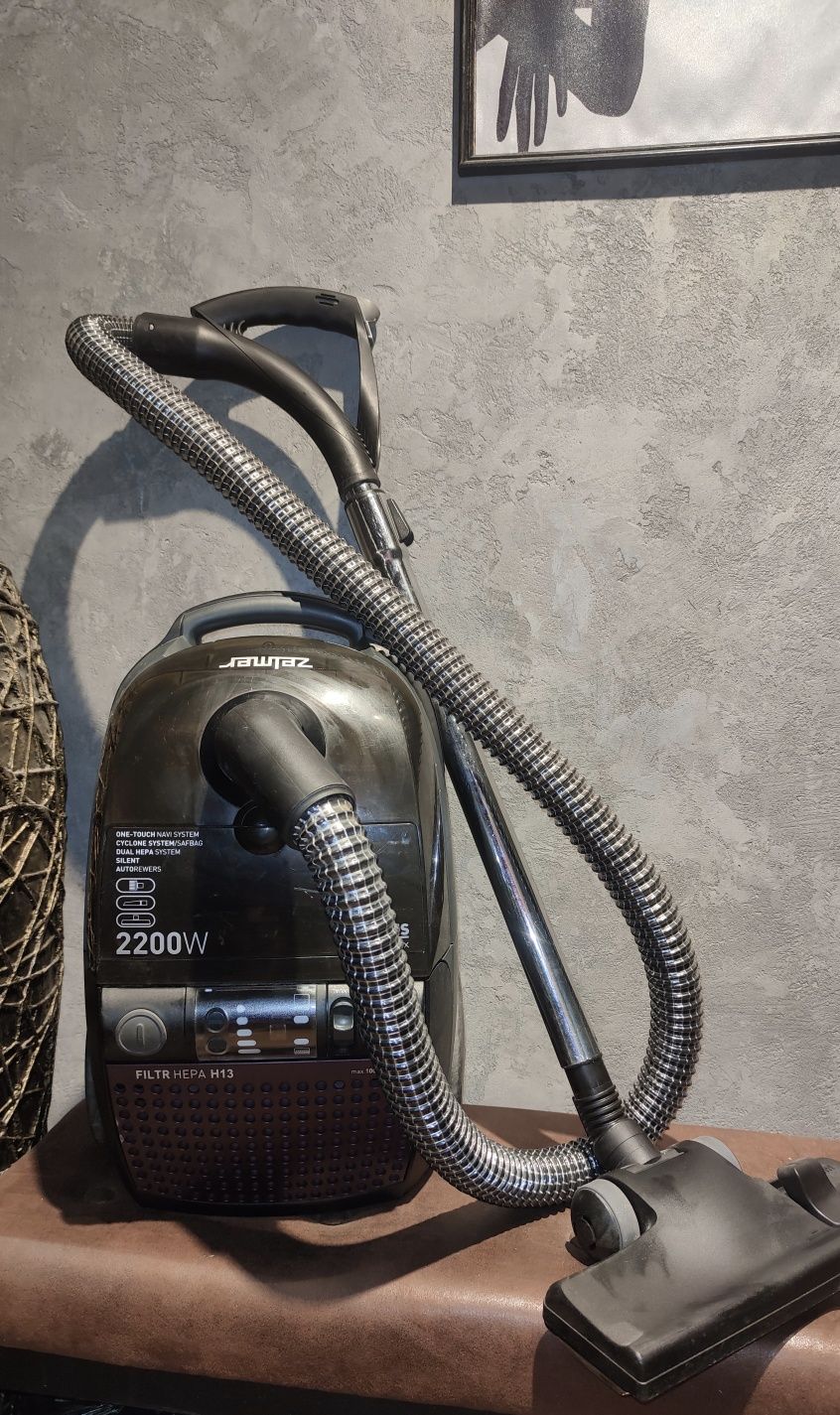 Пылесос Zelmer Solaris  twix 2200 w В премиальной компектации