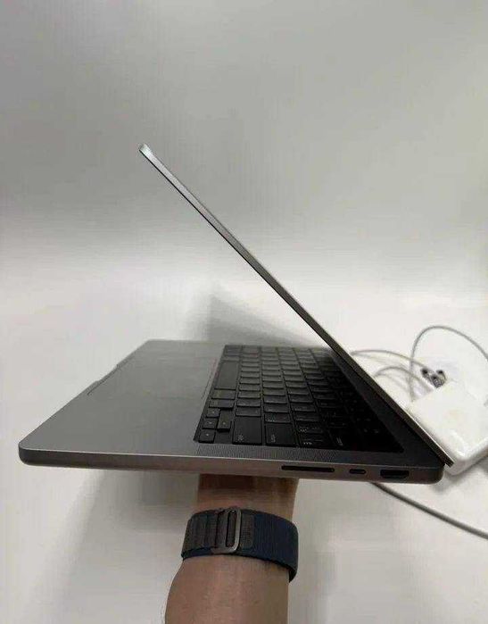 Apple MacBook Pro 14 (M1 Pro 2021) 16/512Gb