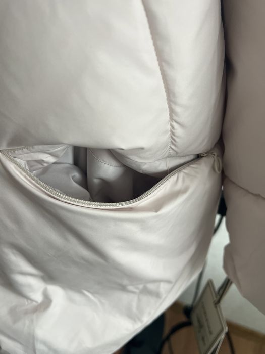 Новенька куртка з натуральним хутром. Розмір М