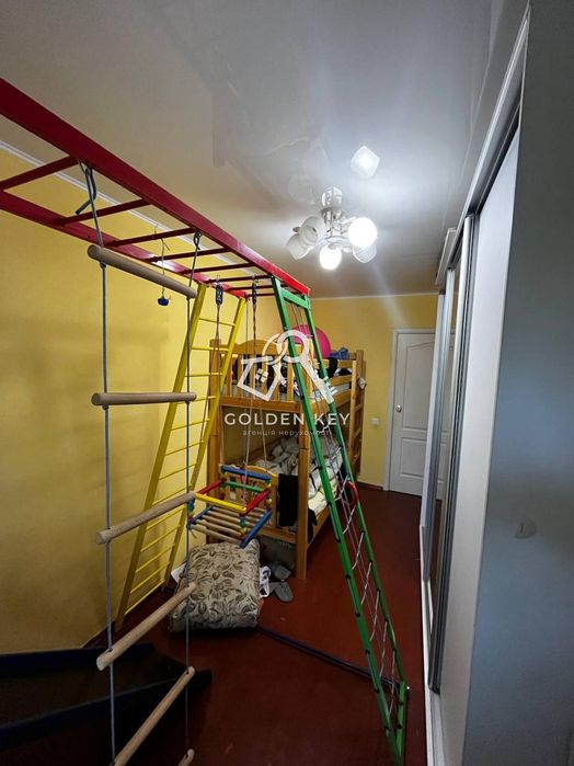 Продаж 3-кімнатної квартири в центрі Соцміста