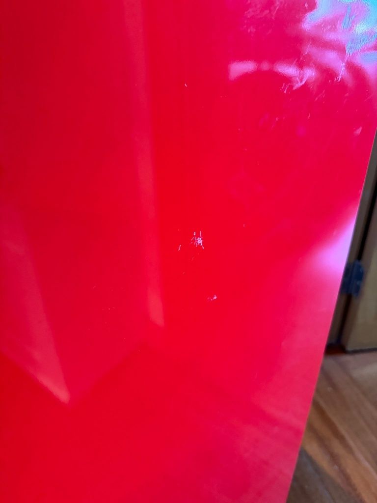 Frigorifico Smeg Vermelho Anni50 de 127L em excelente estado

Preto