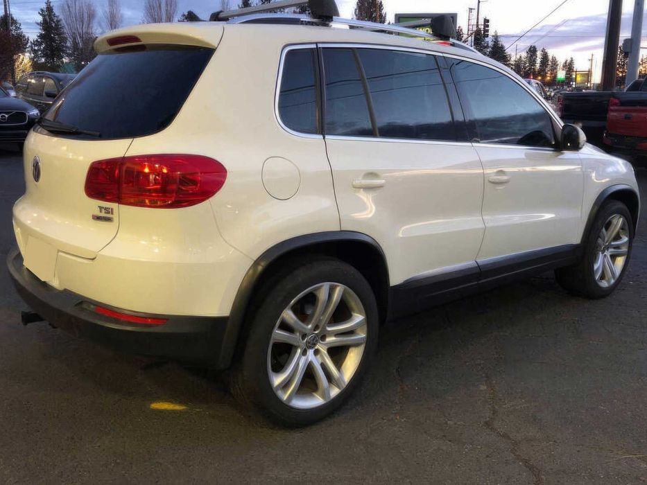 Volkswagen Tiguan      2016