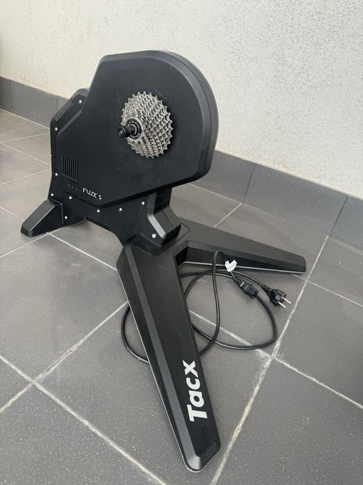 Велотренажер TACX FLUX S Smart