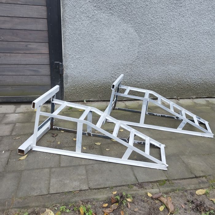 Sprzedam najazdy samochodowe