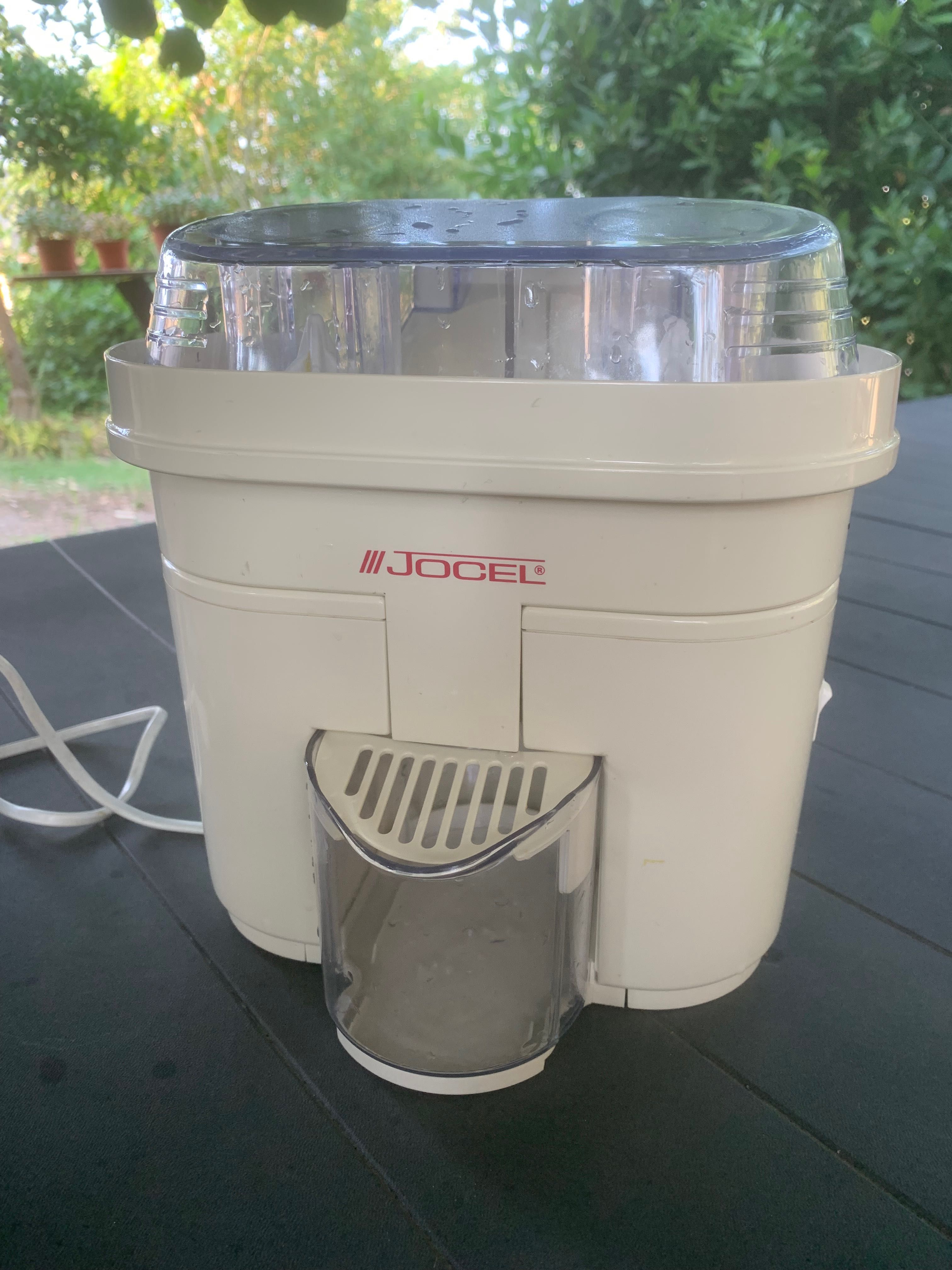 Vendo espremedor de citrinos elétrico dupla cabeça.
