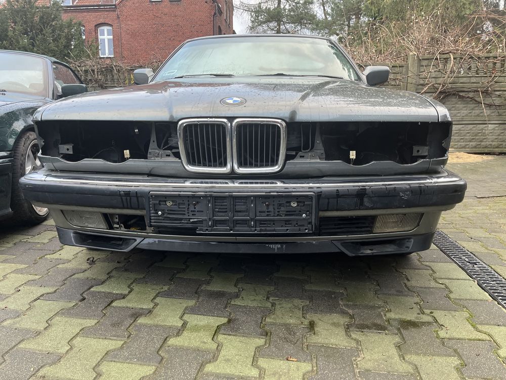 Zderzak przod BMW E32 dokladka V8