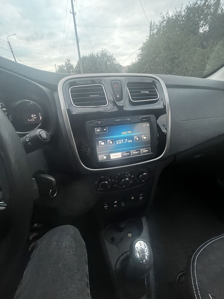 Renault Sandero 2013