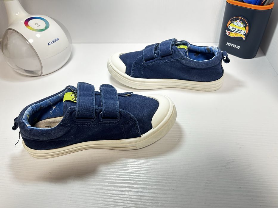 Продам кеди / взуття в садочок