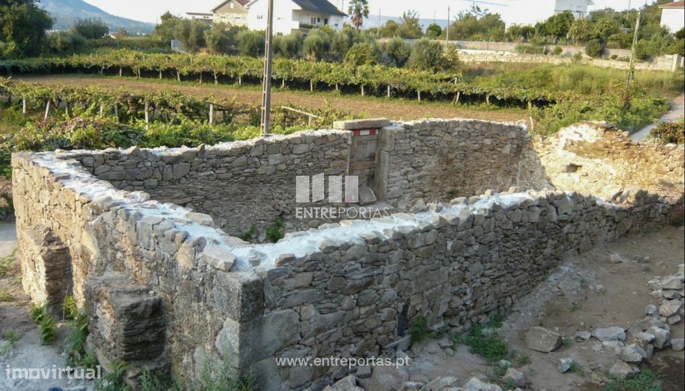 Venda de ótimo terreno c/ ruína, Subportela, Viana do Castelo