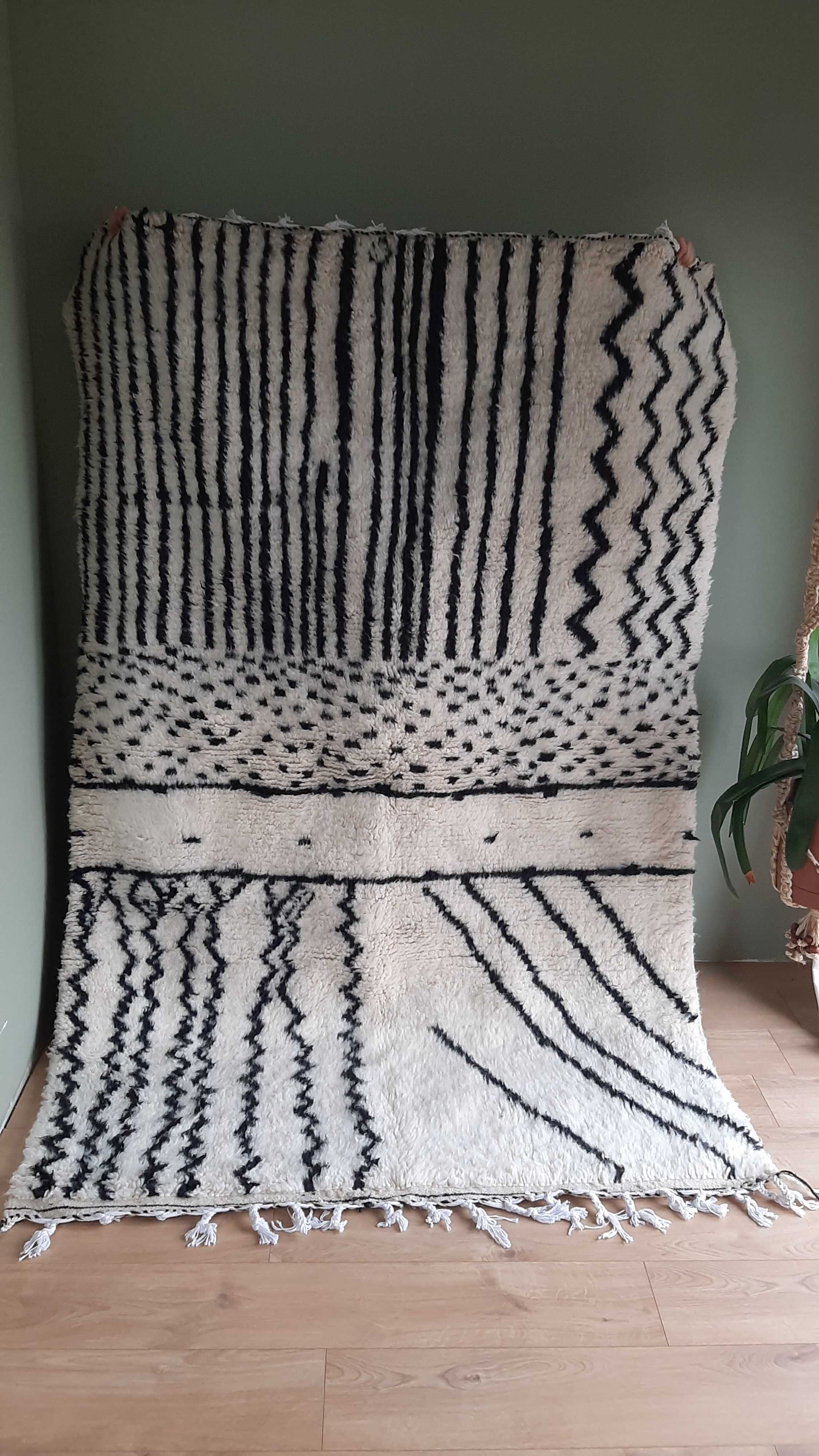 Piękny dywan z Maroka Beni Ouarain nowy wełniany boho jasny