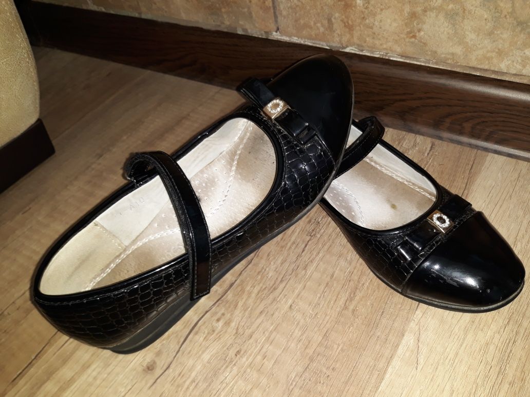 Нарядные черные туфли 36 (23 см)