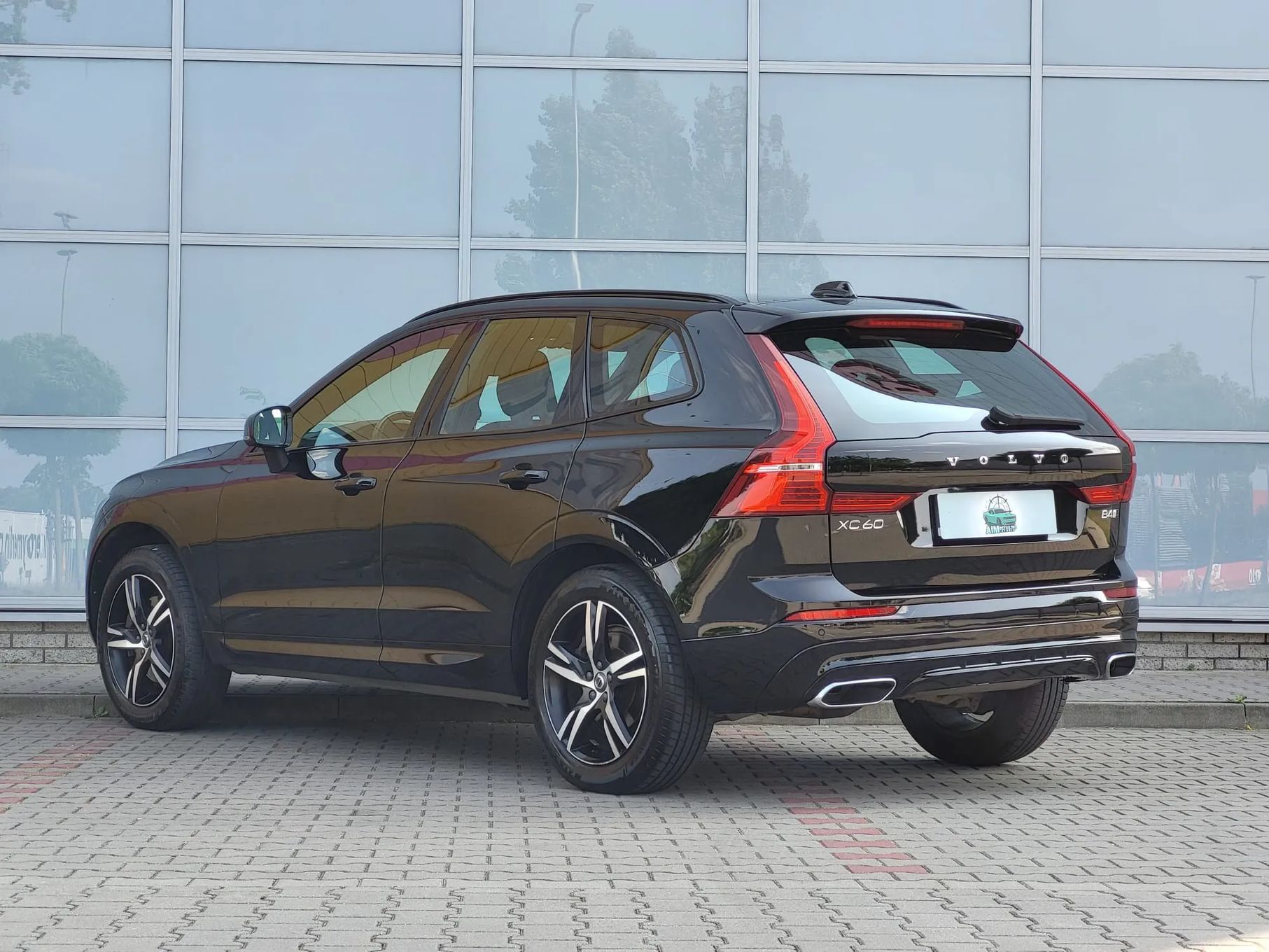 Volvo XC 60 XC 60 B4 D AWD R-Design aut Diesel 197 + 14 KM