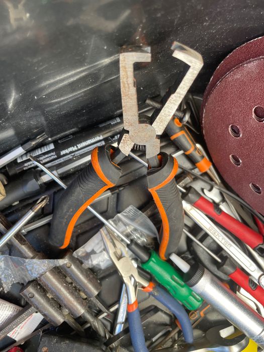 Caixa com ferramentas varias