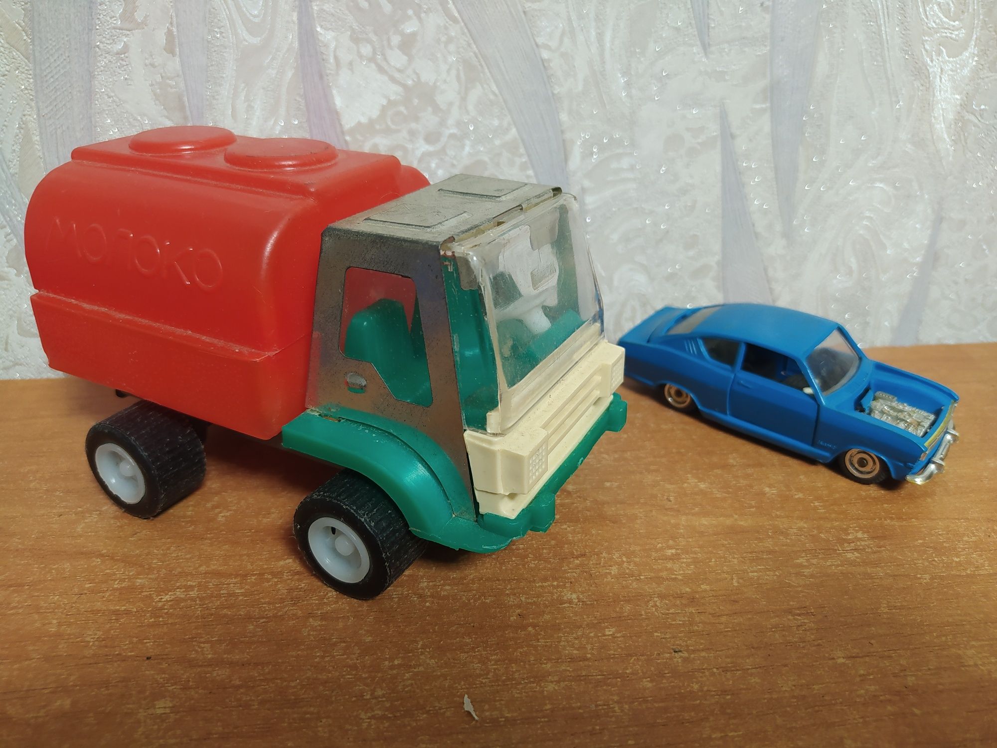 Машинка ссср.Молоко,Opel kadet.