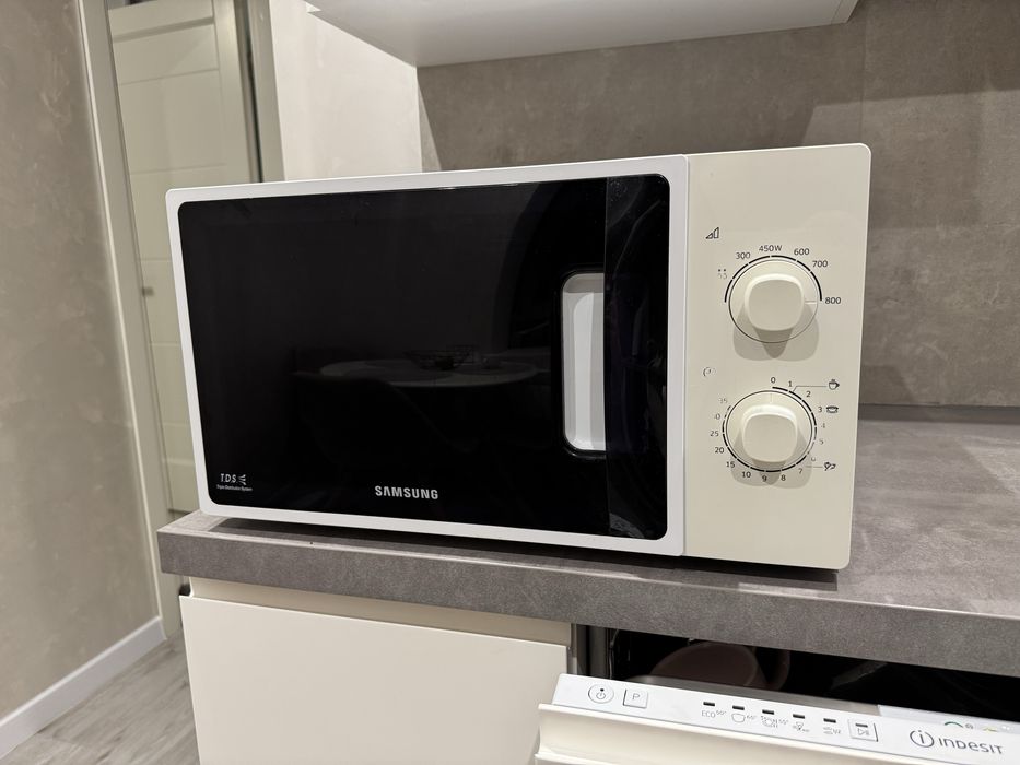 Мікрохвильова піч Samsung